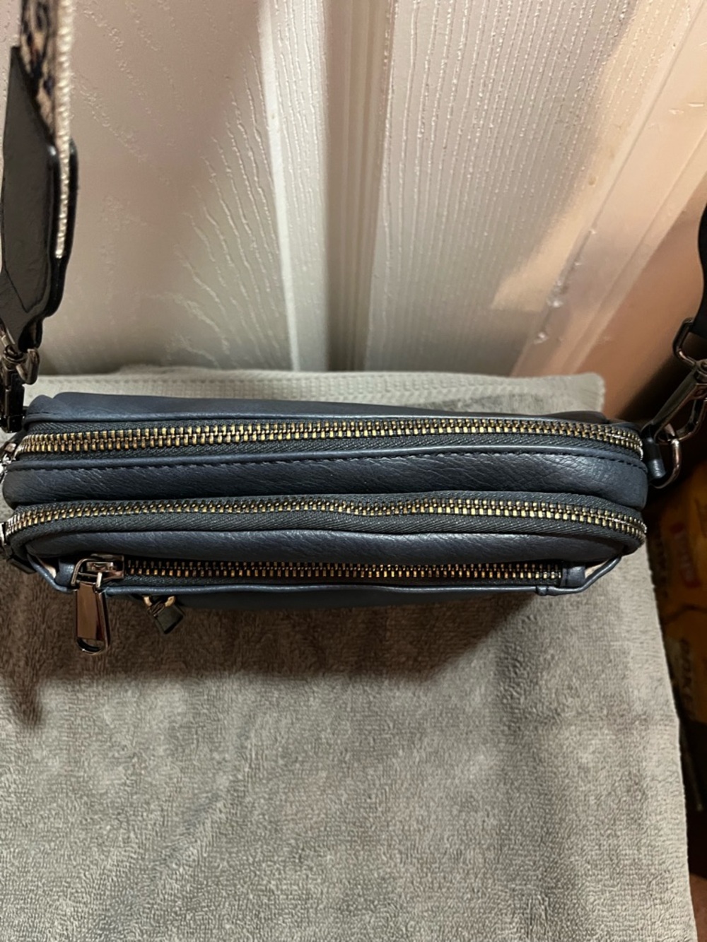 TELENA Navy Blue Crossbody Bag Multi Zip Compartments Adjustable Strap - Picture 4 of 14